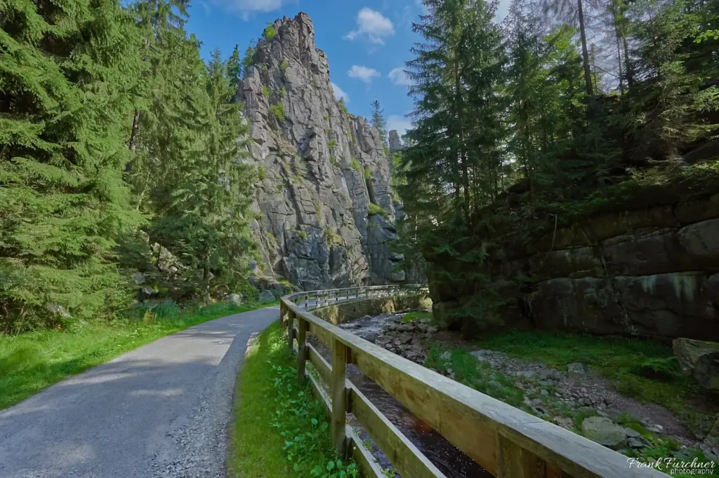 Der Nonnenfelsen im Schwarzwassertal