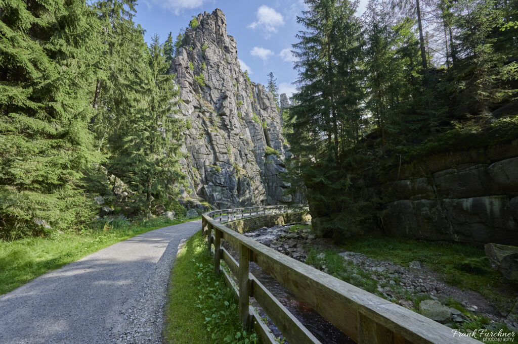 Der Nonnenfelsen im Naturschutzgebiet Schwarzwassertal